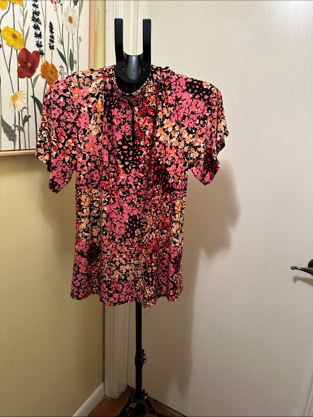 Ava & Grace Pink Floral Short Sleeve Blouse